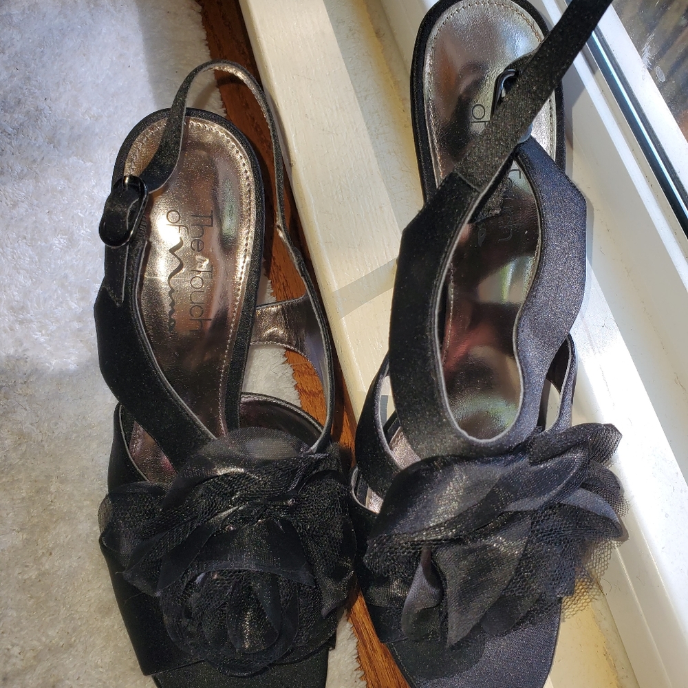 Women's Shoes - Picture 4 of 5